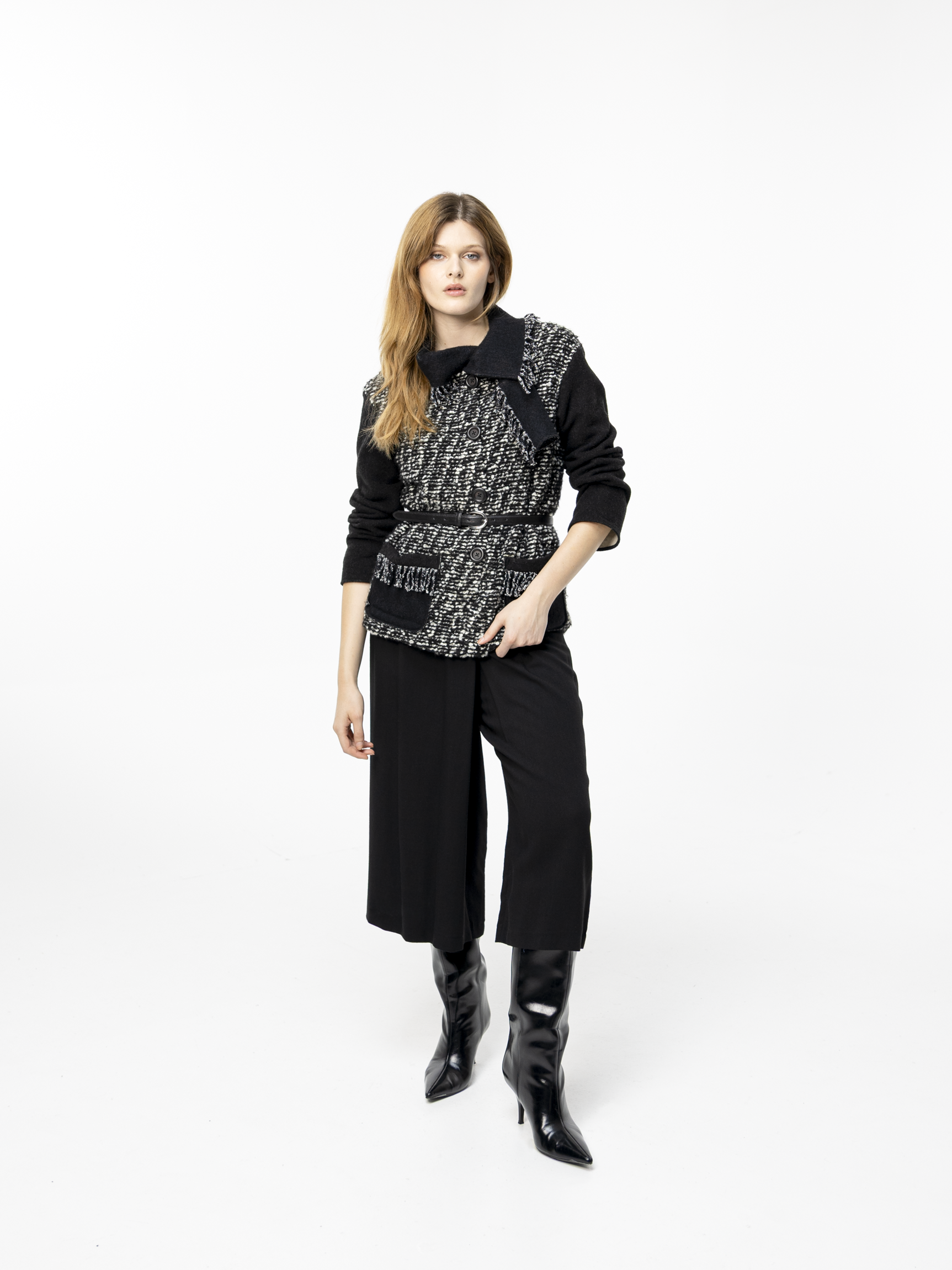 Veste cardigan en maille et laine noir et blanc 